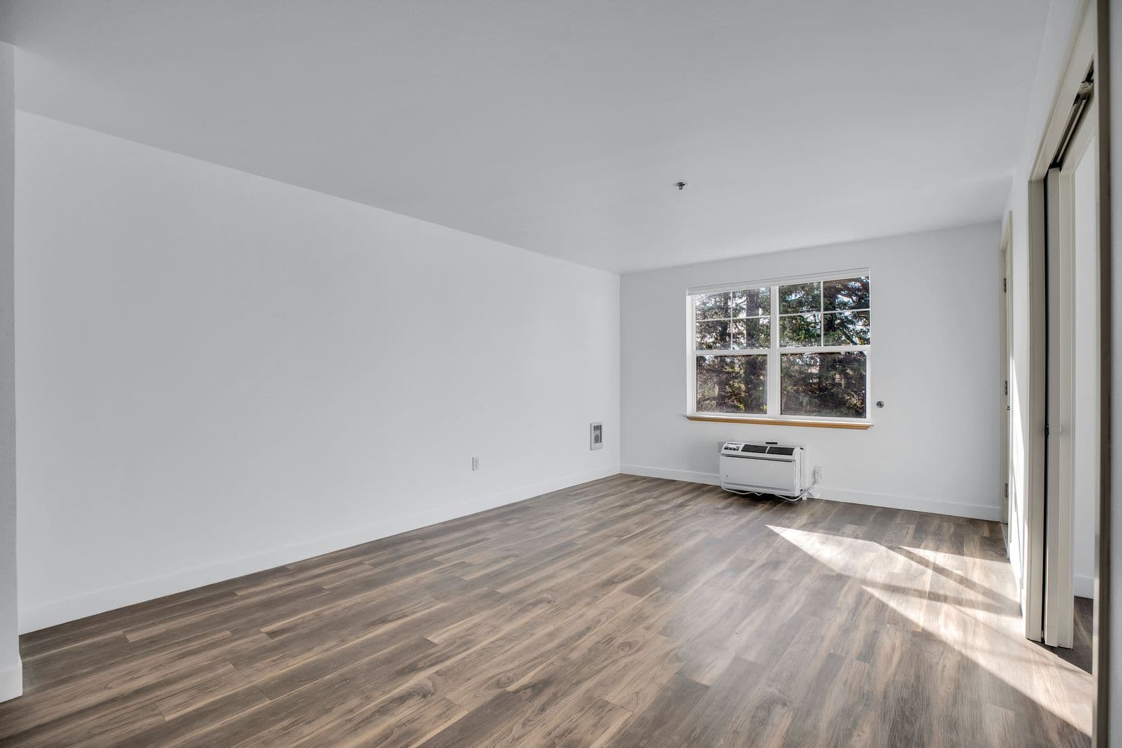 Troutdale Apartment: 1323 SW Cherry Park Road