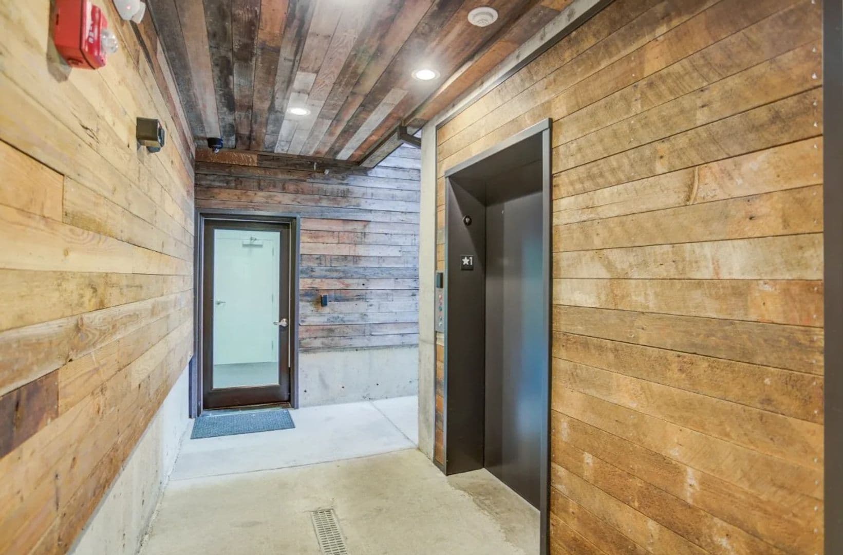 Portland Apartment: 909 NE Oneonta Street