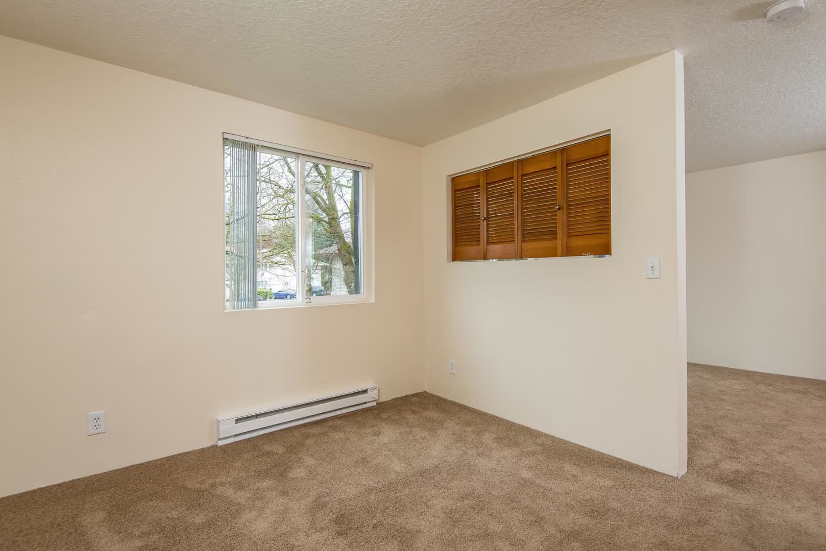 Gresham Apartment: 24050 SE Stark St