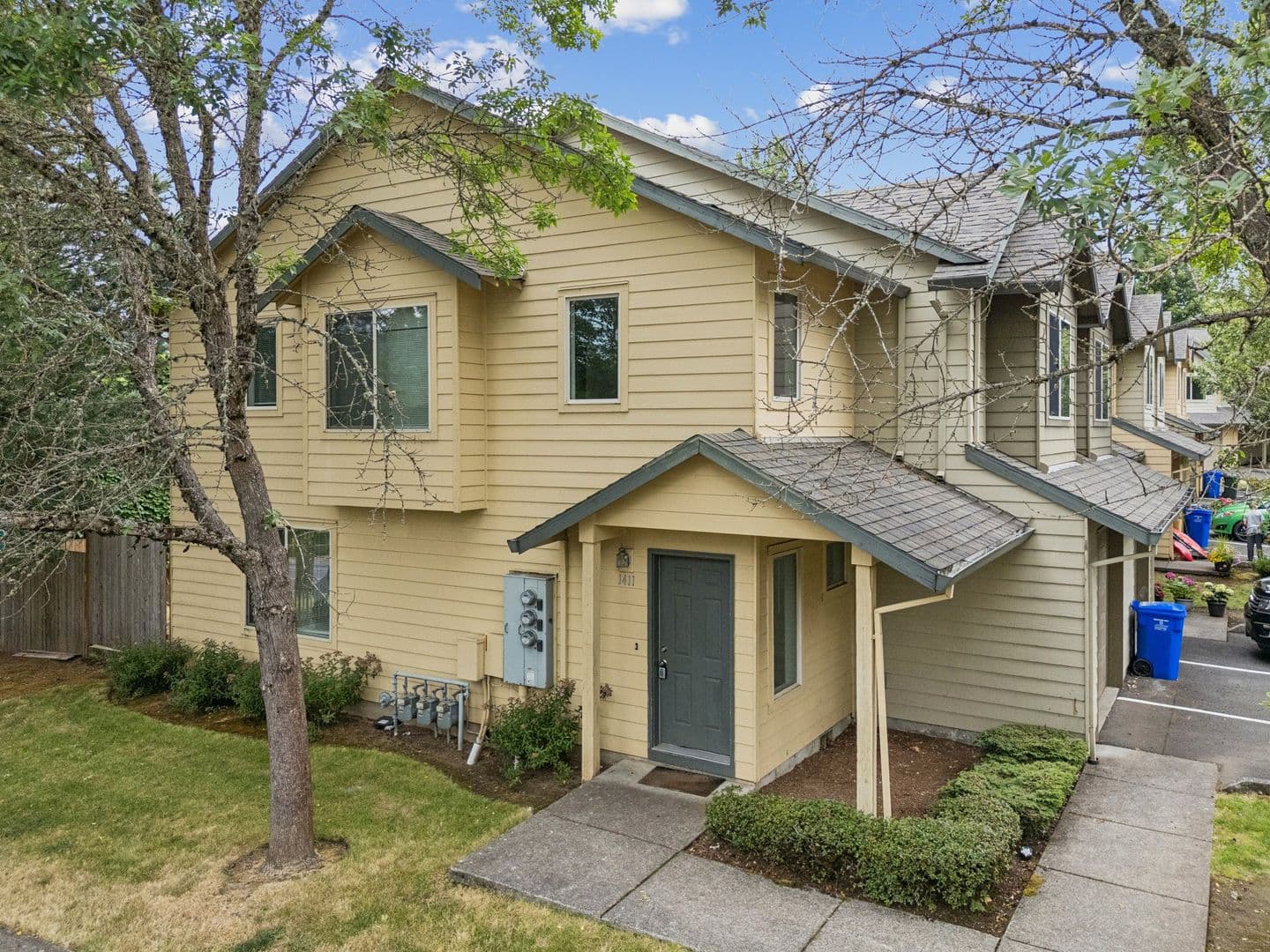Gresham Apartment: 1411 - 1499 SE Roberts Drive