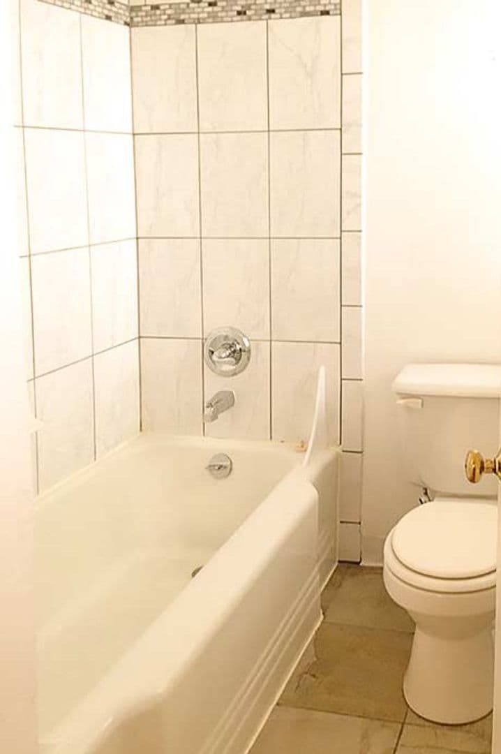 Portland Apartment: 2471-2479 NW Lovejoy Street