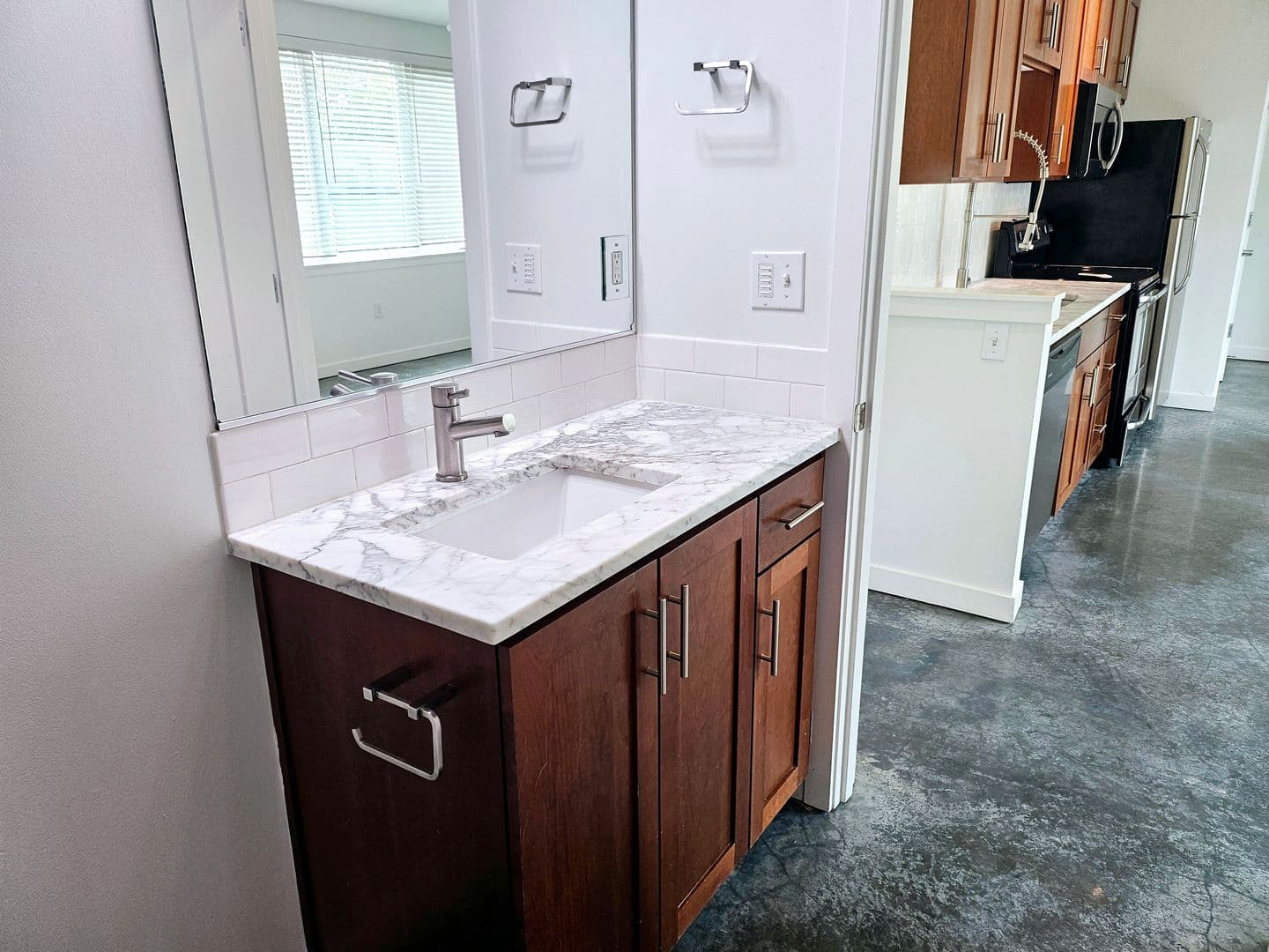 Portland Apartment: 1459 SE Ankeny St