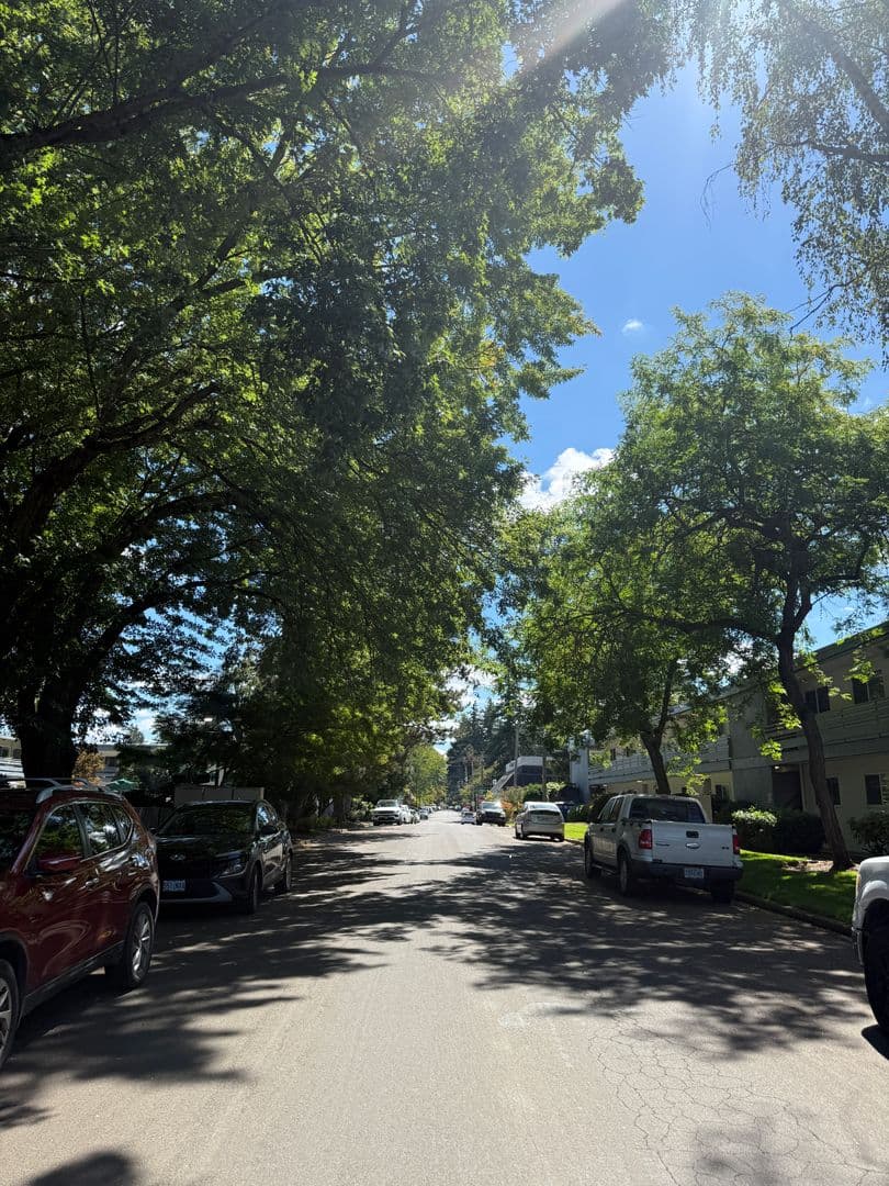 Portland Apartment: 11211 NE Weidler St