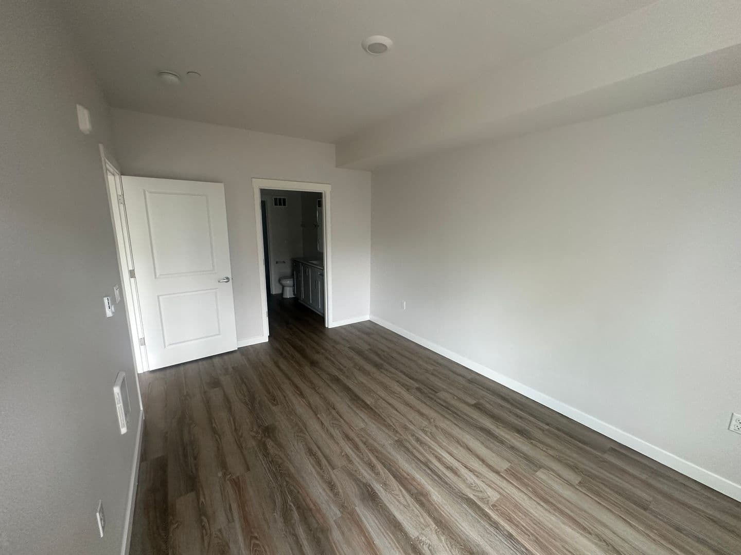 Portland Apartment: 1940 NW 25th Ave