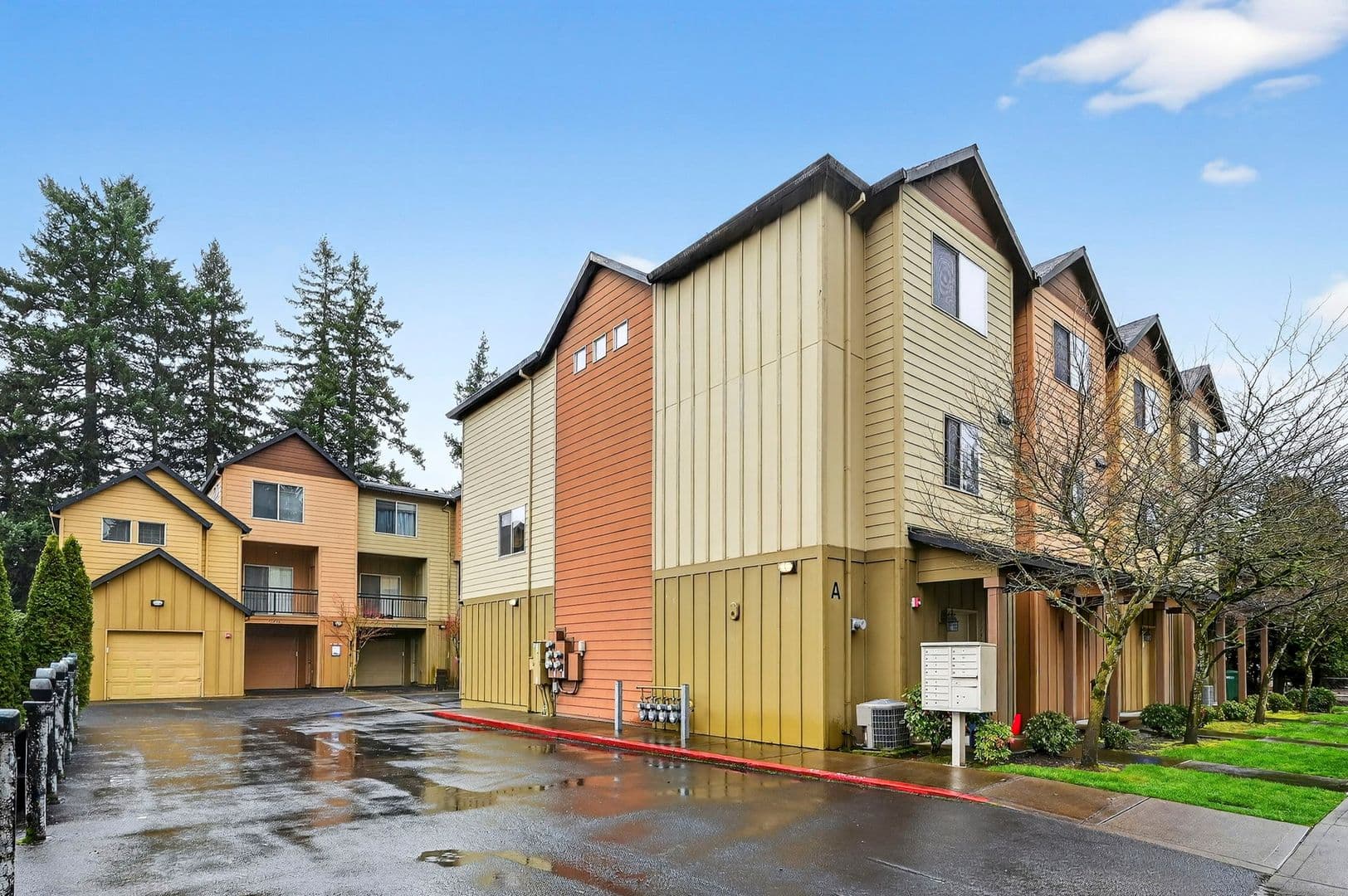Gresham Townhome: 17218 - 17298 NE Glisan Street
