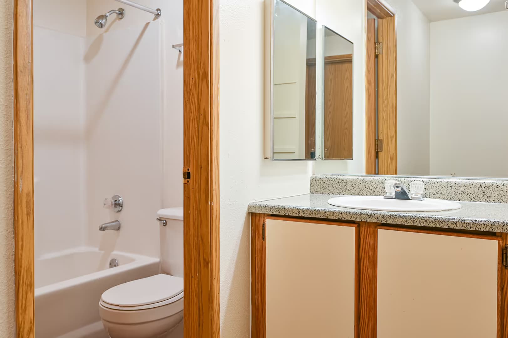 Gresham Apartment: 24050 SE Stark St