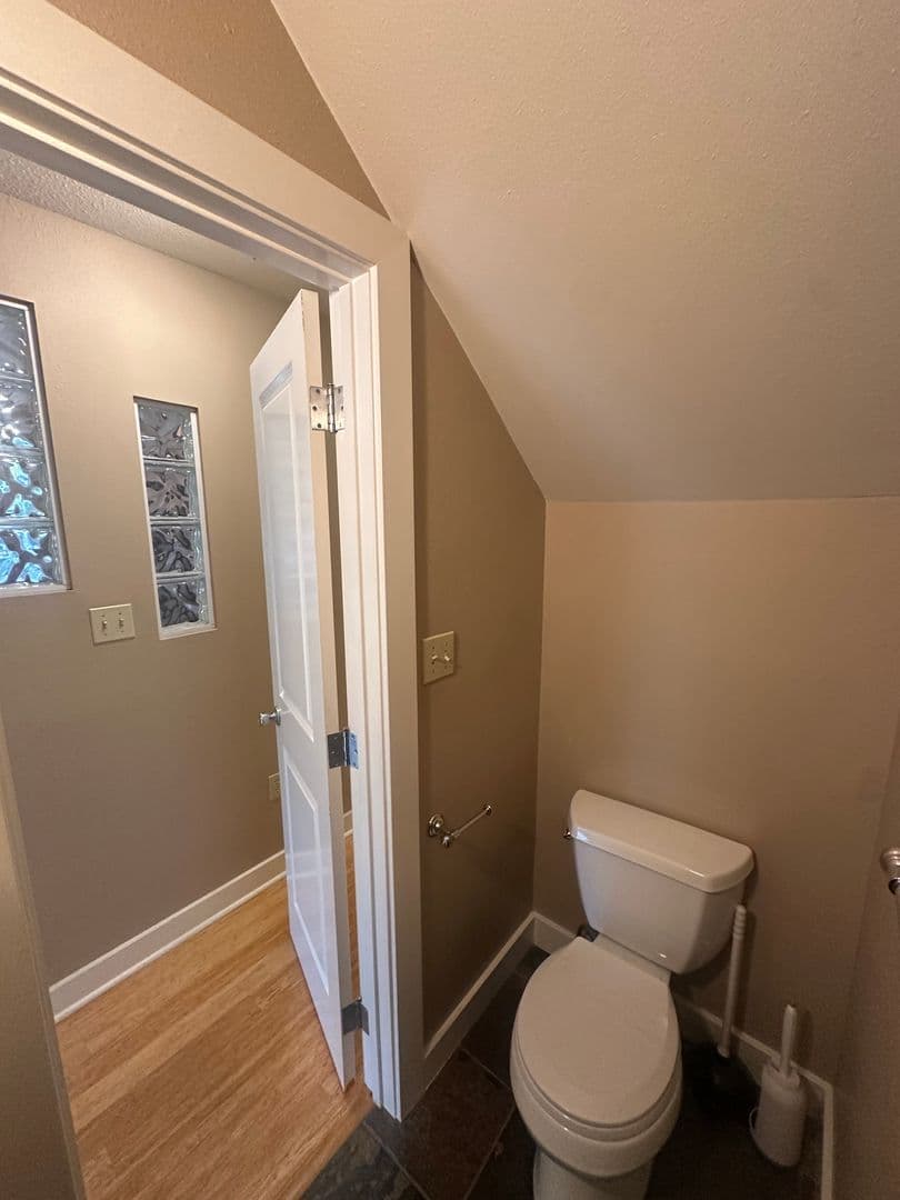 Portland Apartment: 4934-4942 NE 32nd Place