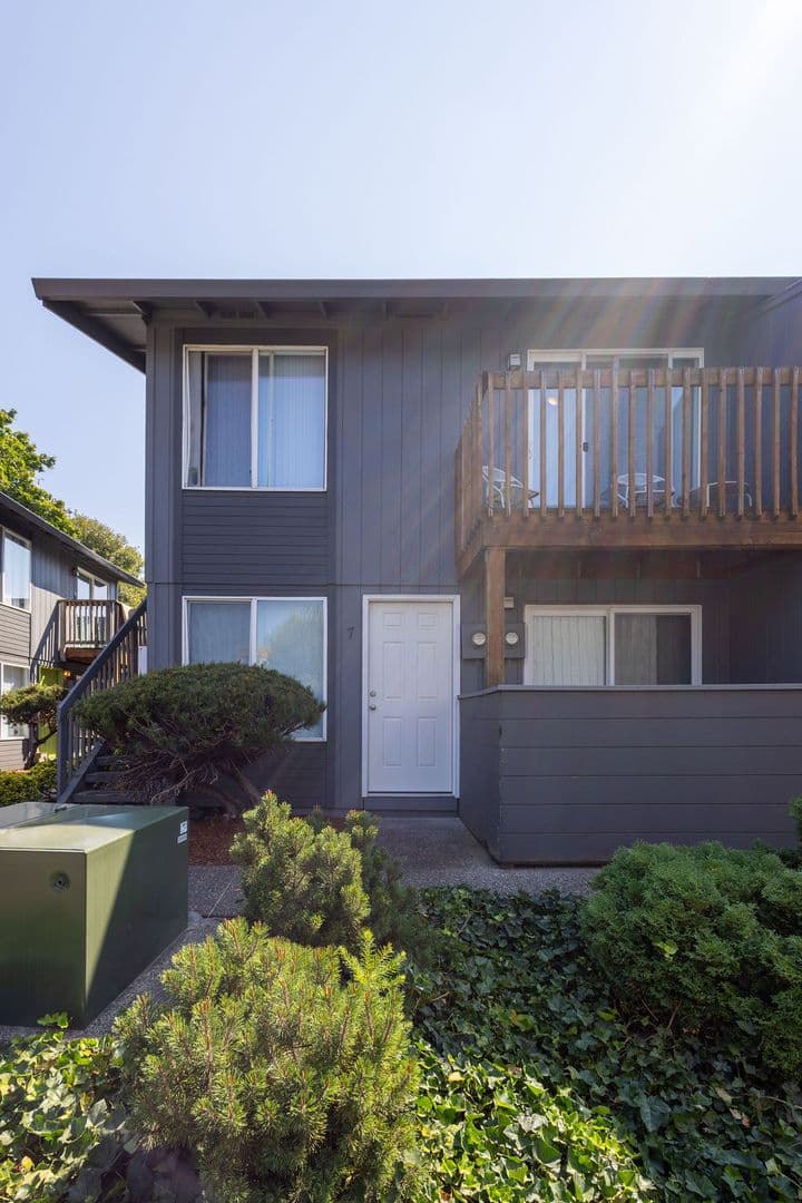 Portland Apartment: 3612 SE 28th Pl