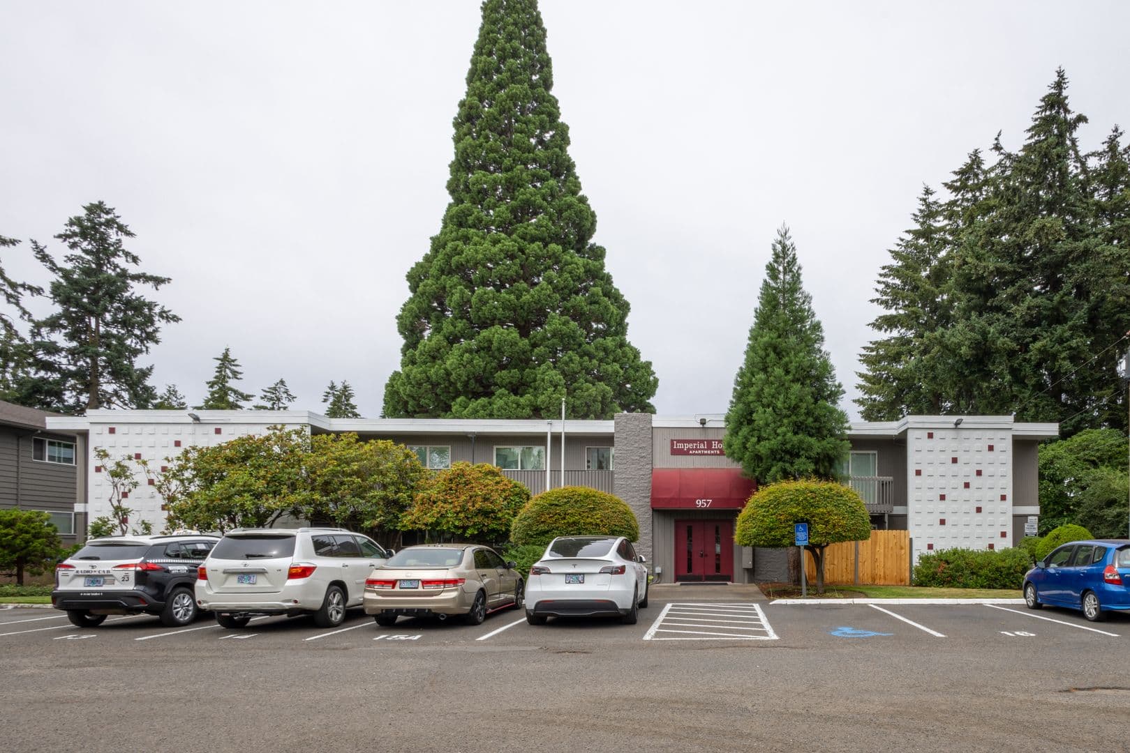 Portland Apartment: 957 NE 122nd Ave