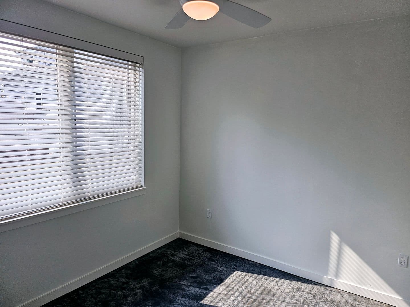 Portland Apartment: 1459 SE Ankeny St