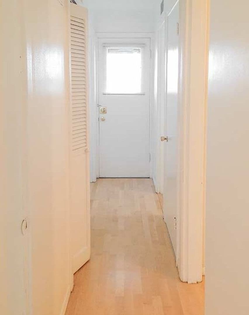 Portland Apartment: 2471-2479 NW Lovejoy Street