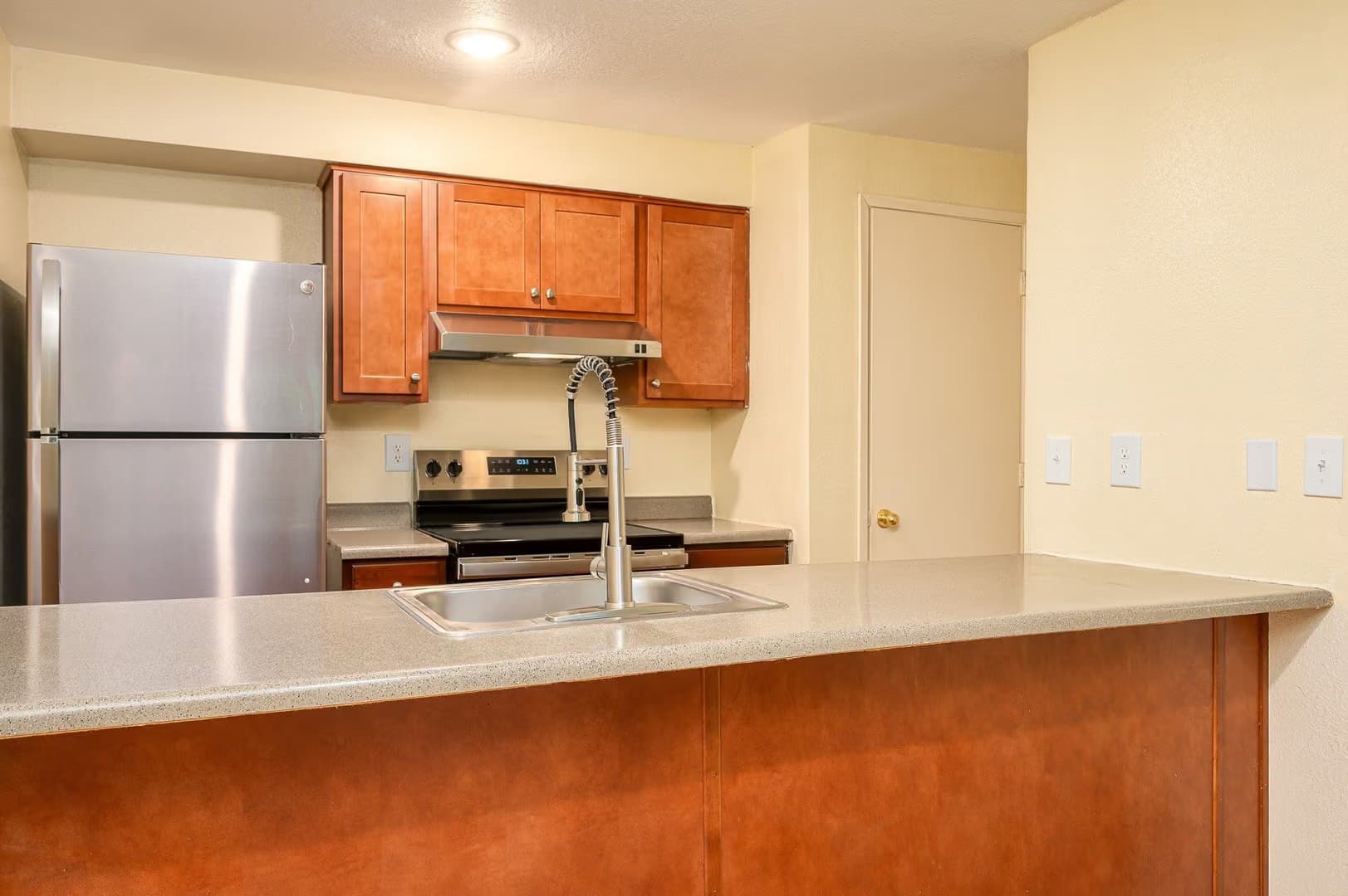 Gresham Apartment: 24050 SE Stark St