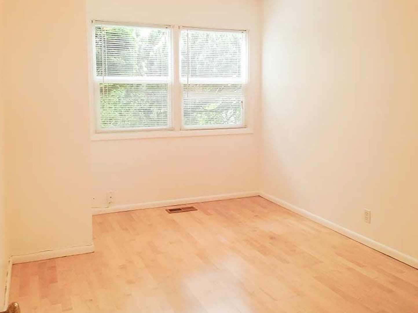 Portland Apartment: 2471-2479 NW Lovejoy Street