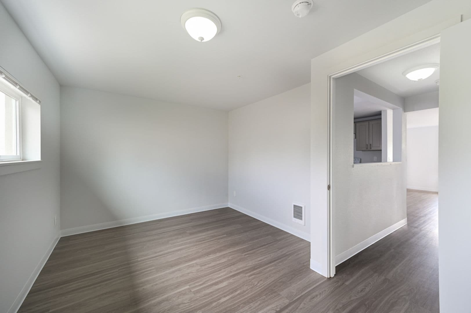 Portland Apartment: 12520 SE Stark