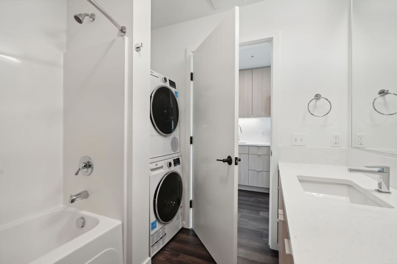 Portland Apartment: 2680 SE Division St