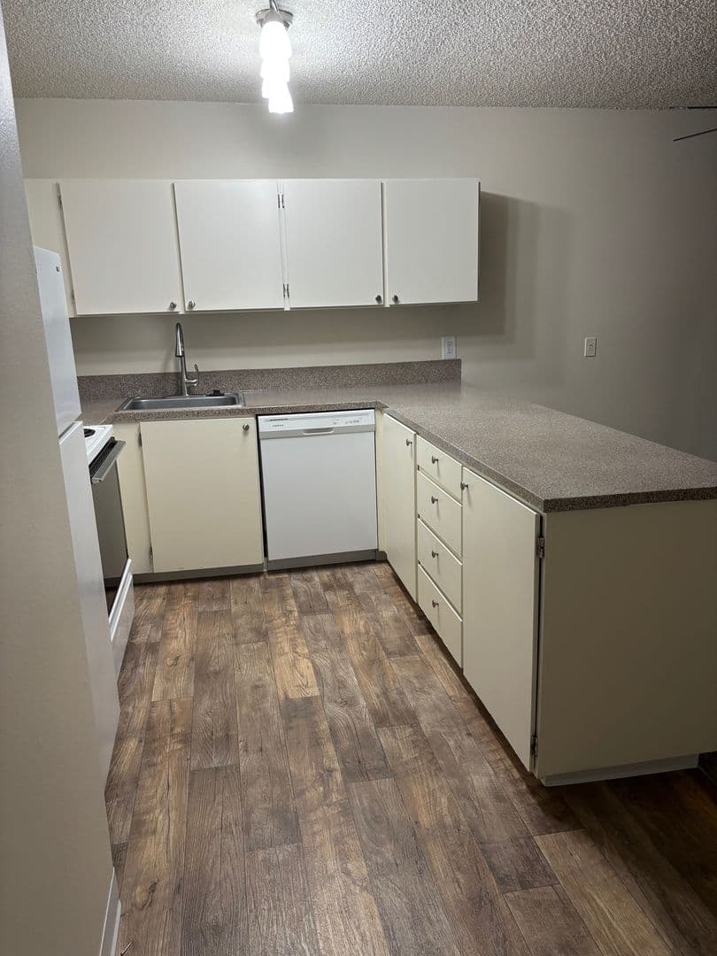 Portland Apartment: 6640 SW Capitol Highway