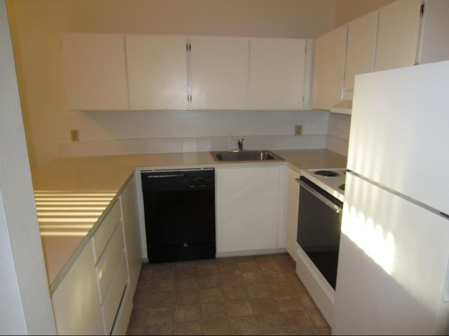 Portland Apartment: 6640 SW Capitol Highway
