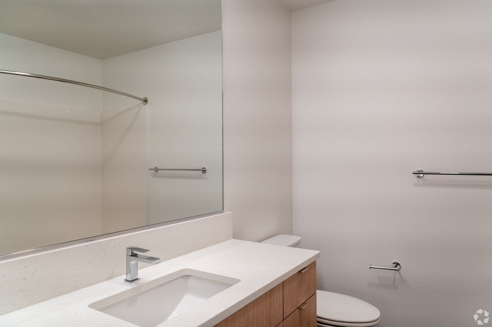 Portland Apartment: 2680 SE Division St
