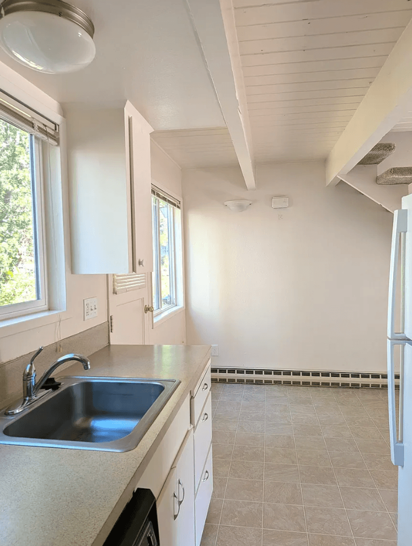 Portland Apartment: 6930-7137 SW Vermont Court