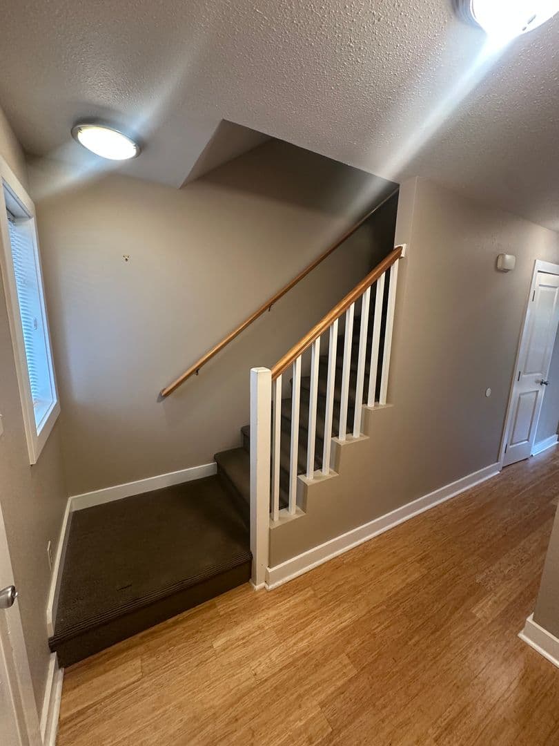 Portland Apartment: 4934-4942 NE 32nd Place