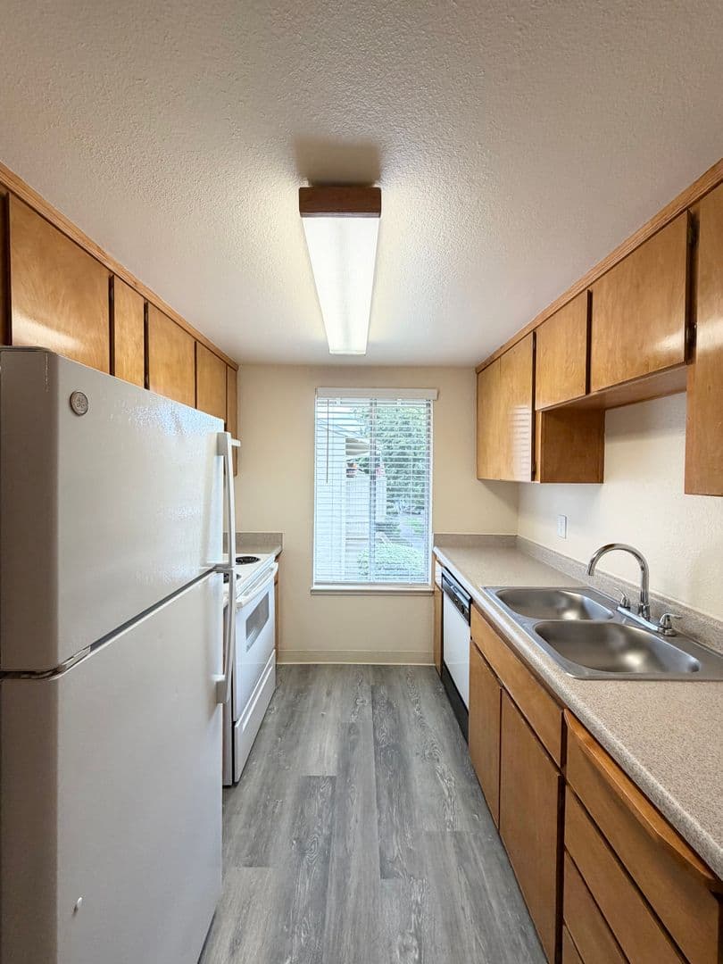 Clovis Apartment: 400 West Gettysburg Avenue