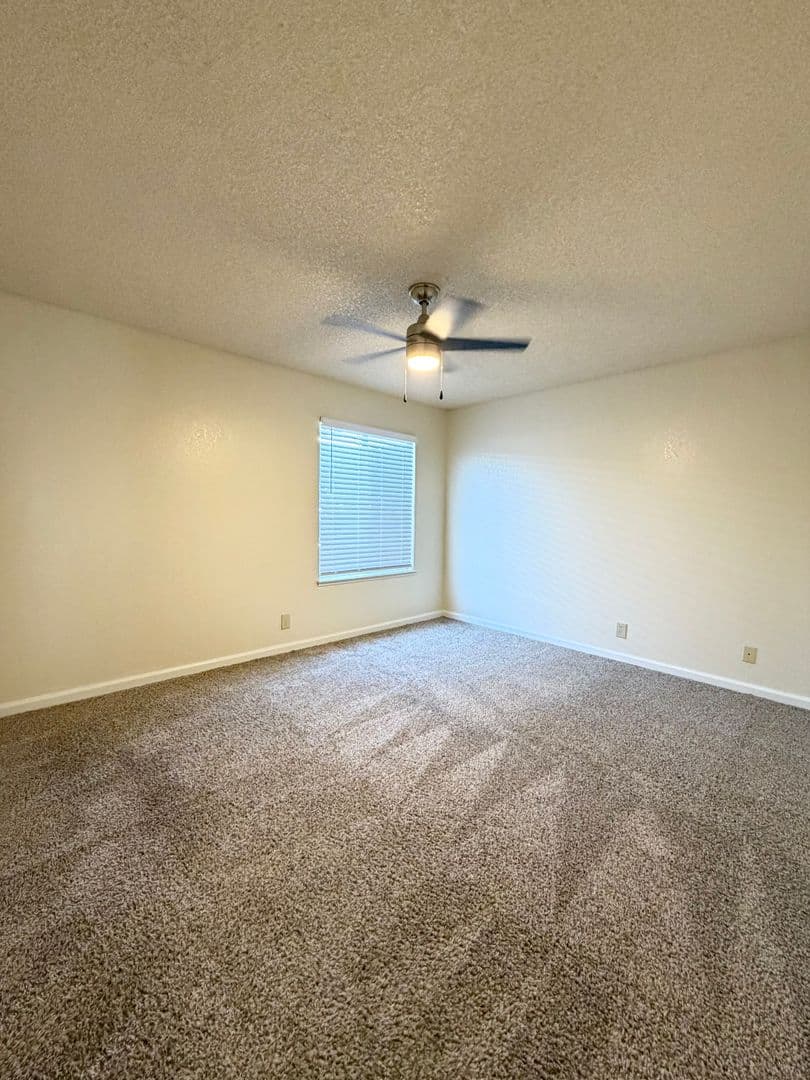 Clovis Apartment: 400 West Gettysburg Avenue