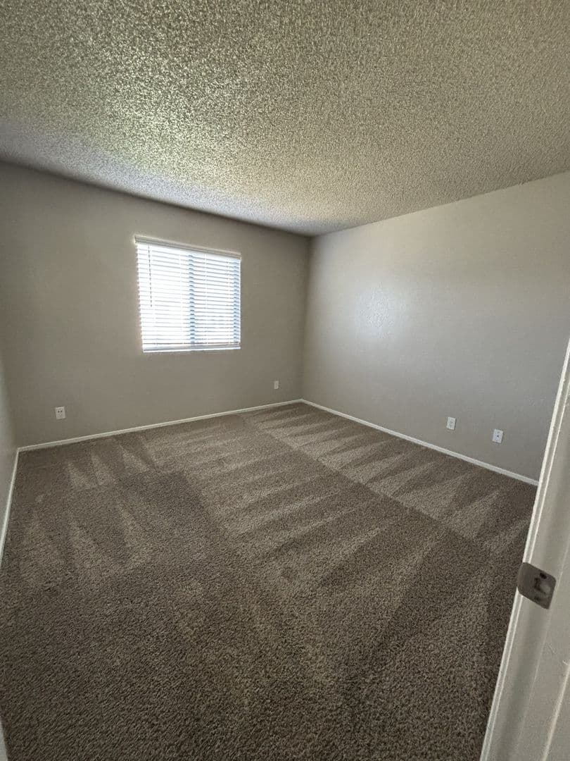 Visalia Apartment: 2901 East Stewart Ave