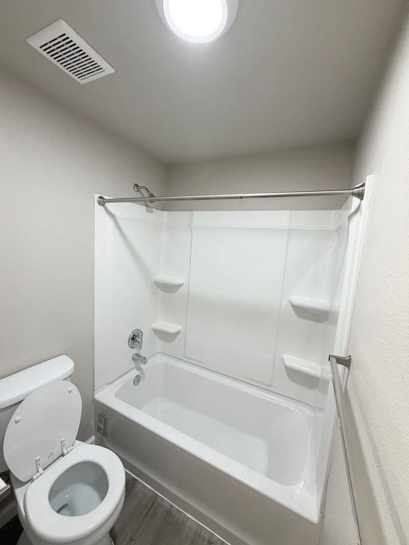 Clovis Apartment: 400 West Gettysburg Avenue