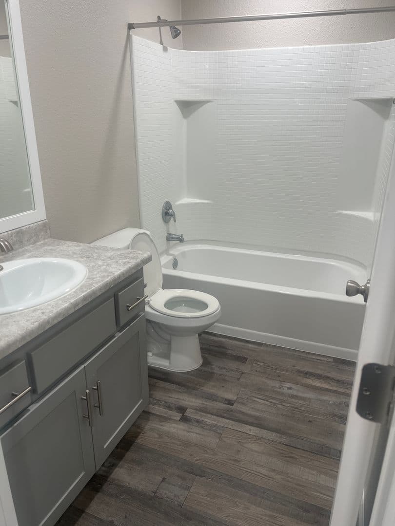 Reedley Apartment: 683 North Haney Avenue