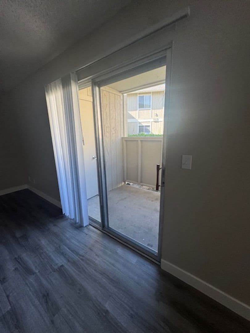Woodland Apartment: 1180 Matmor Road
