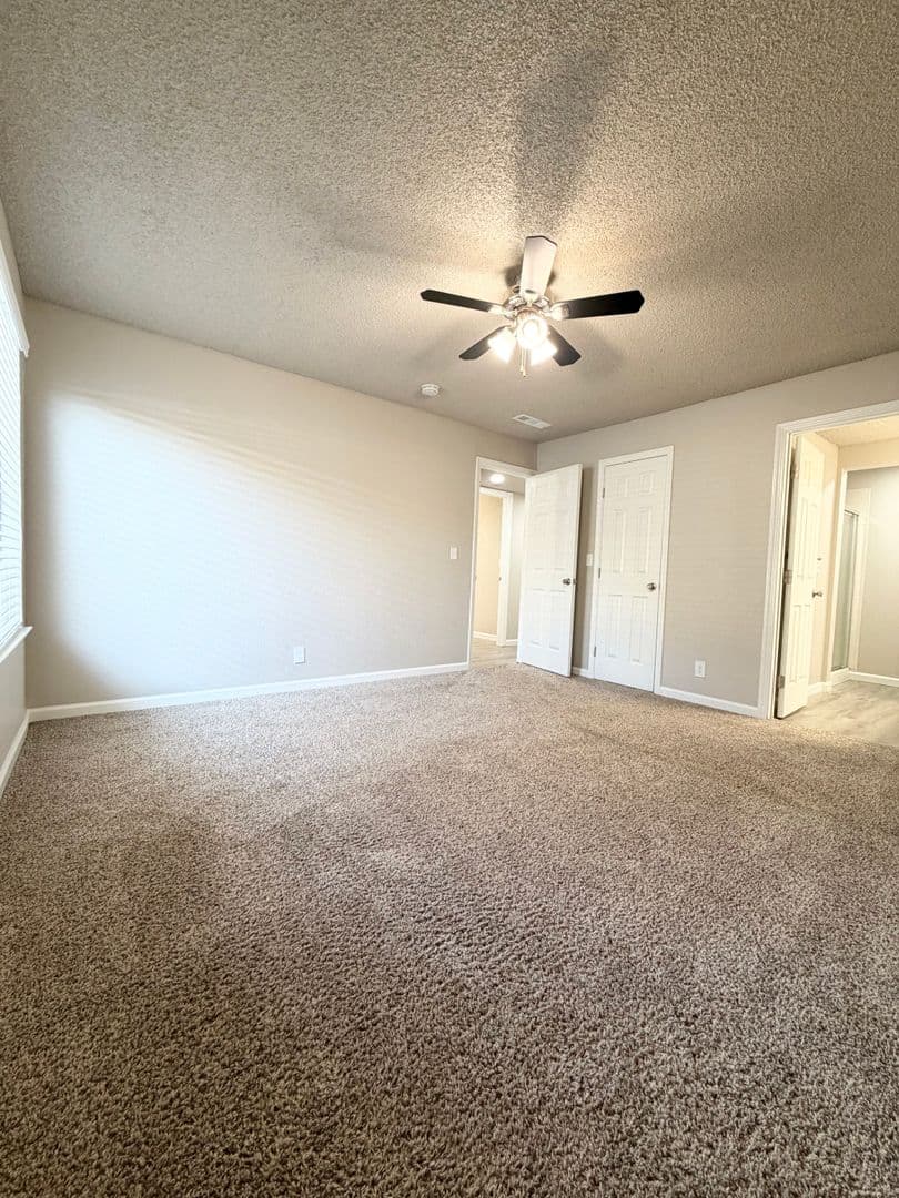Clovis Apartment: 400 West Gettysburg Avenue