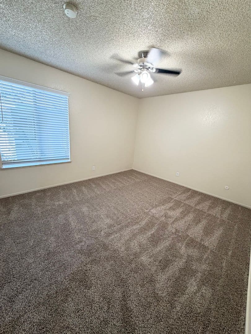 Clovis Apartment: 400 West Gettysburg Avenue
