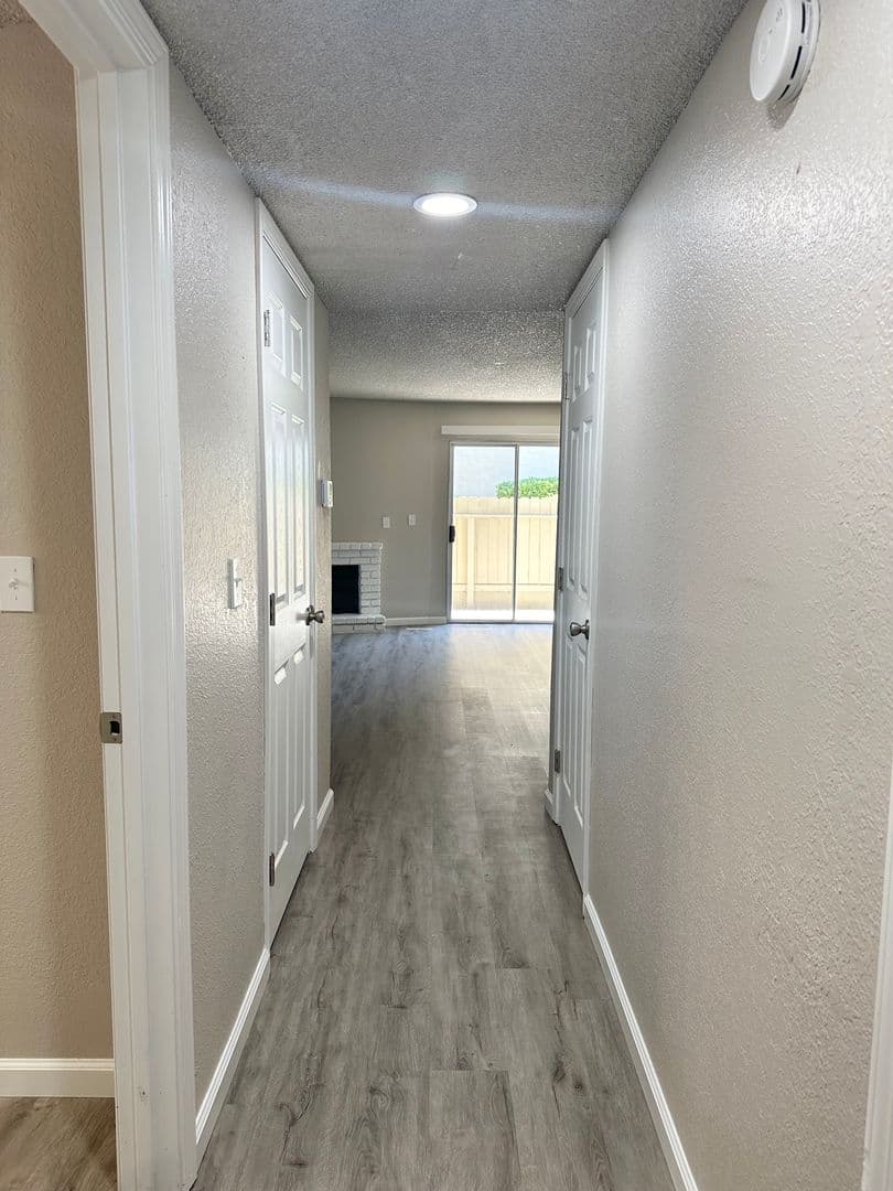 Clovis Apartment: 400 West Gettysburg Avenue