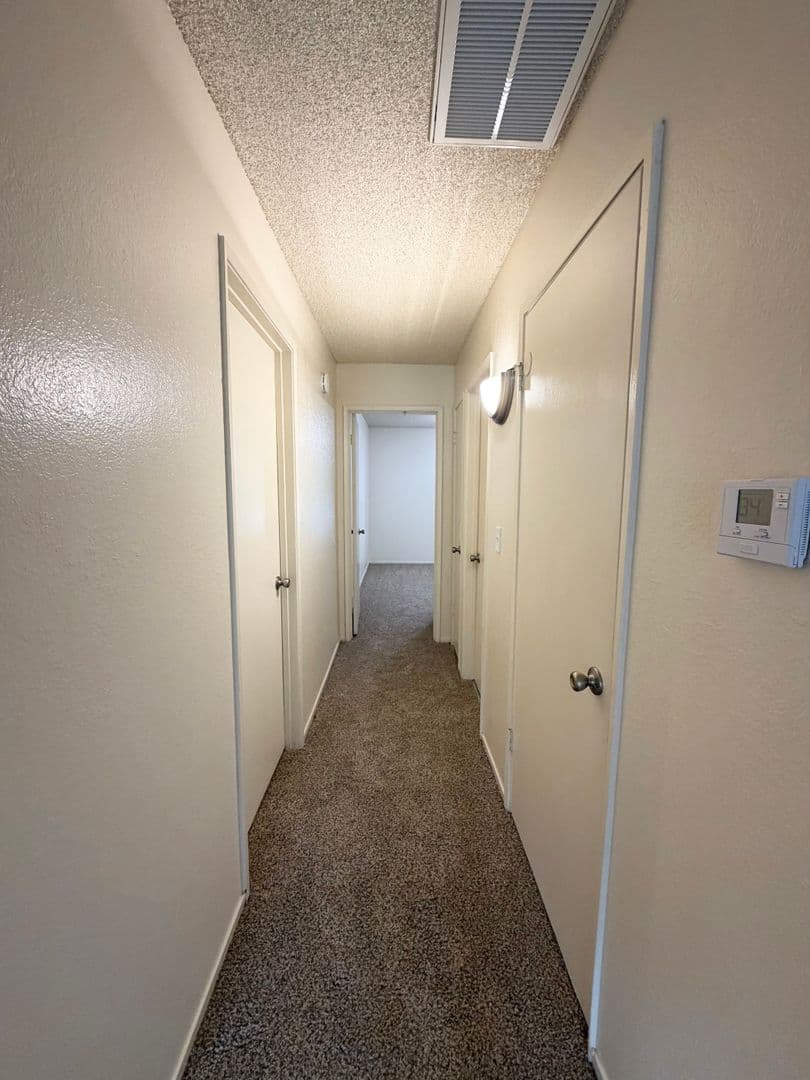 Clovis Apartment: 400 West Gettysburg Avenue