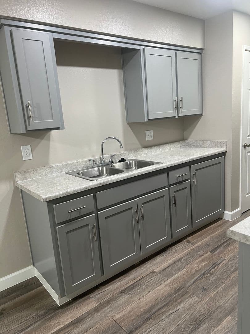 Reedley Apartment: 683 North Haney Avenue