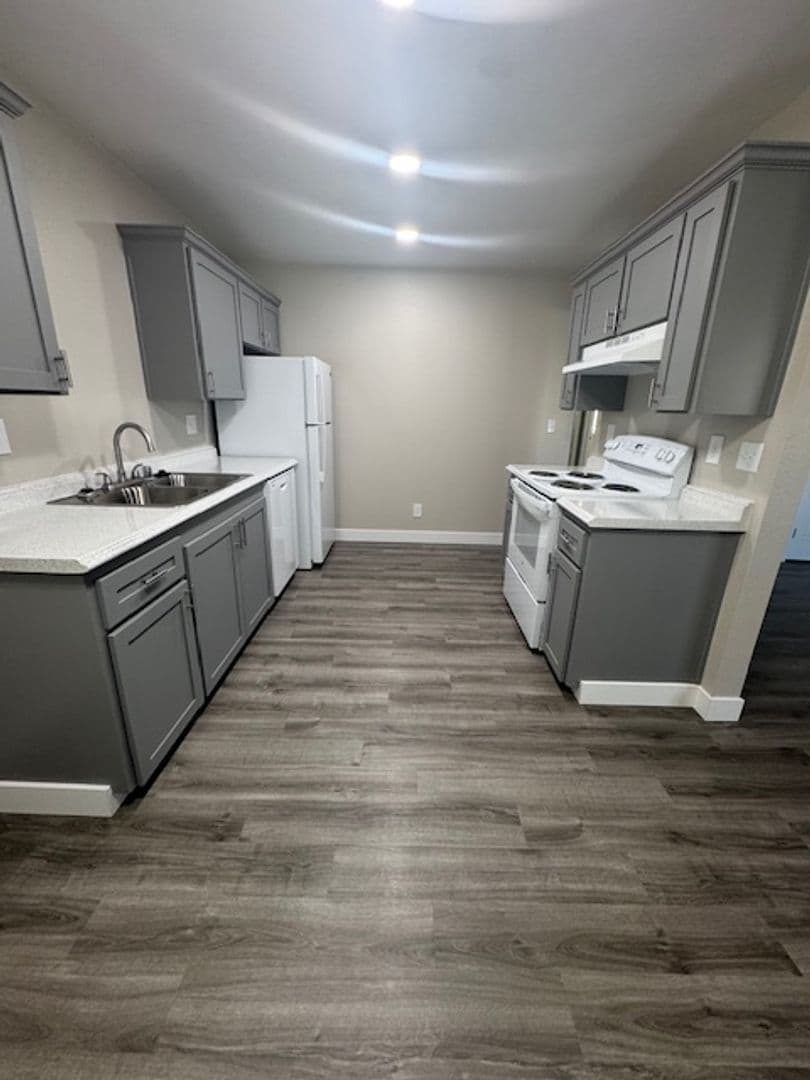 Woodland Apartment: 1180 Matmor Road