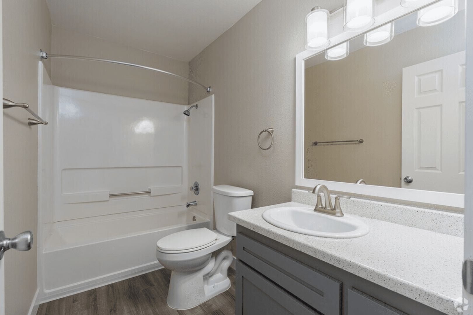Woodland Apartment: 1180 Matmor Road