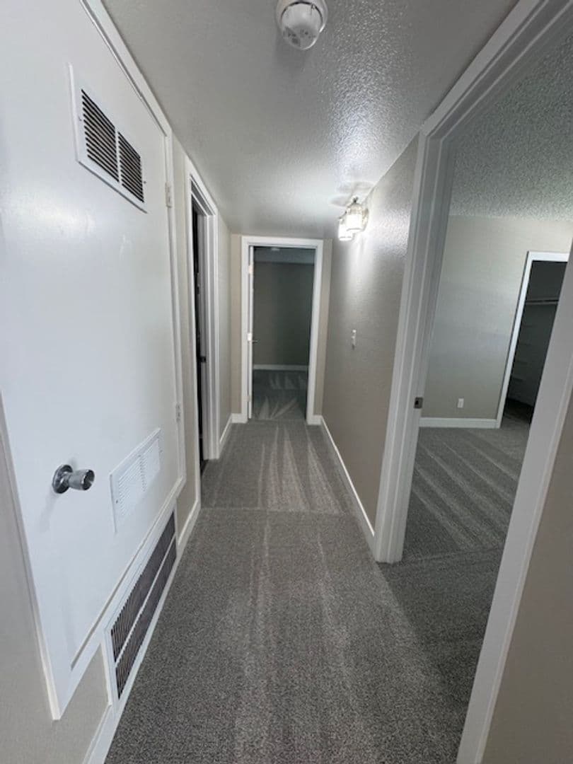 Woodland Apartment: 1180 Matmor Road