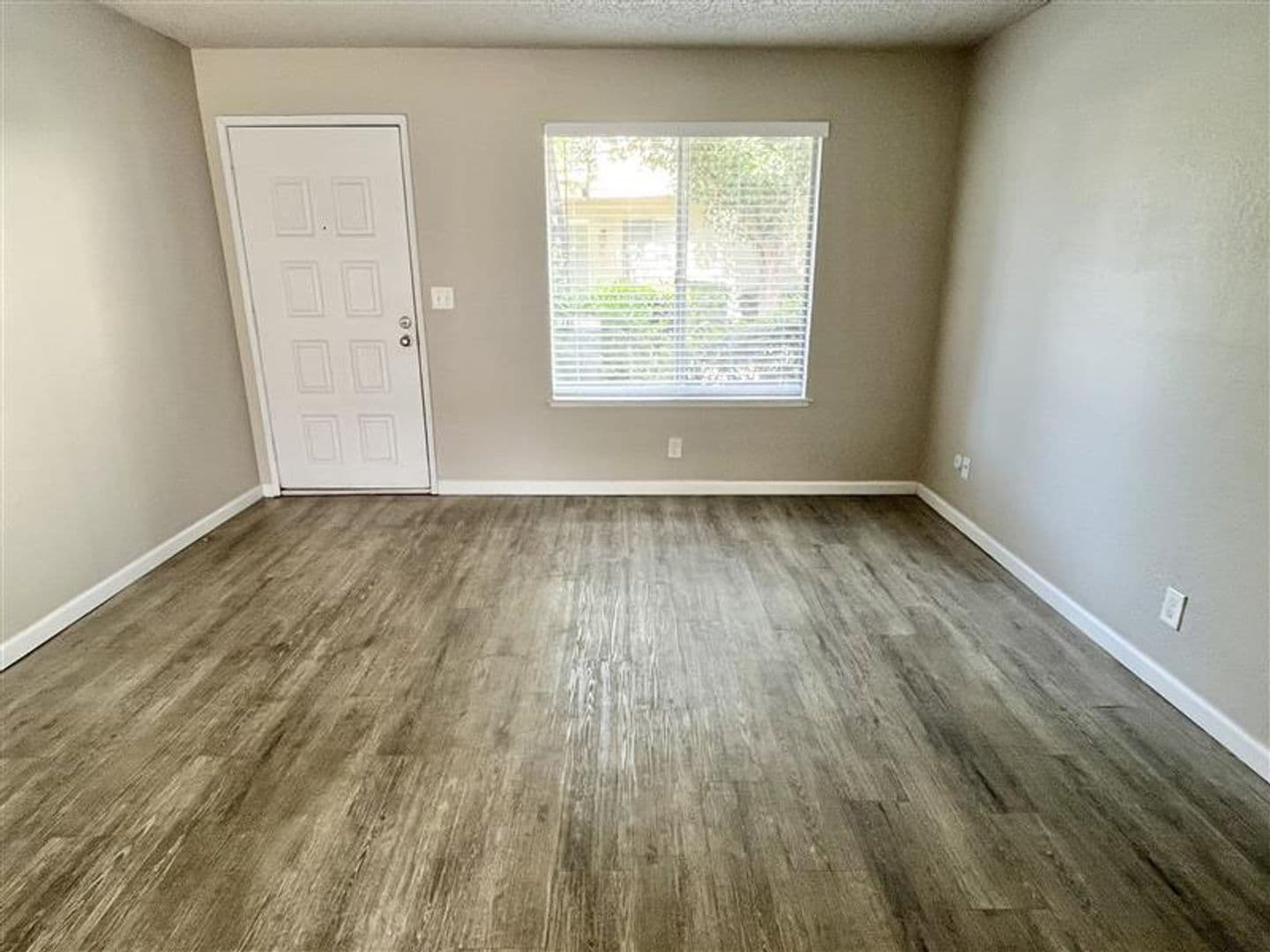 Fresno Apartment: 4751 E Gettysburg Ave