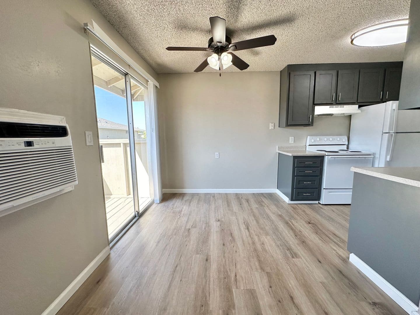 Clovis Apartment: 2127 Peach Avenue