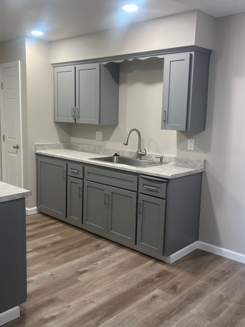 Reedley Apartment: 683 North Haney Avenue