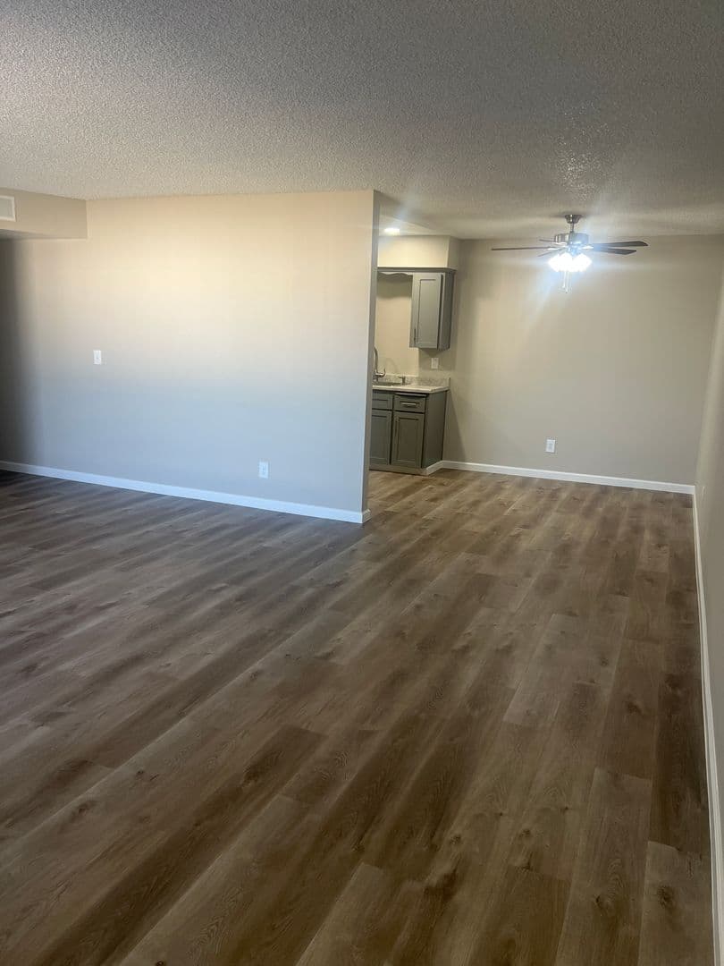 Reedley Apartment: 683 North Haney Avenue