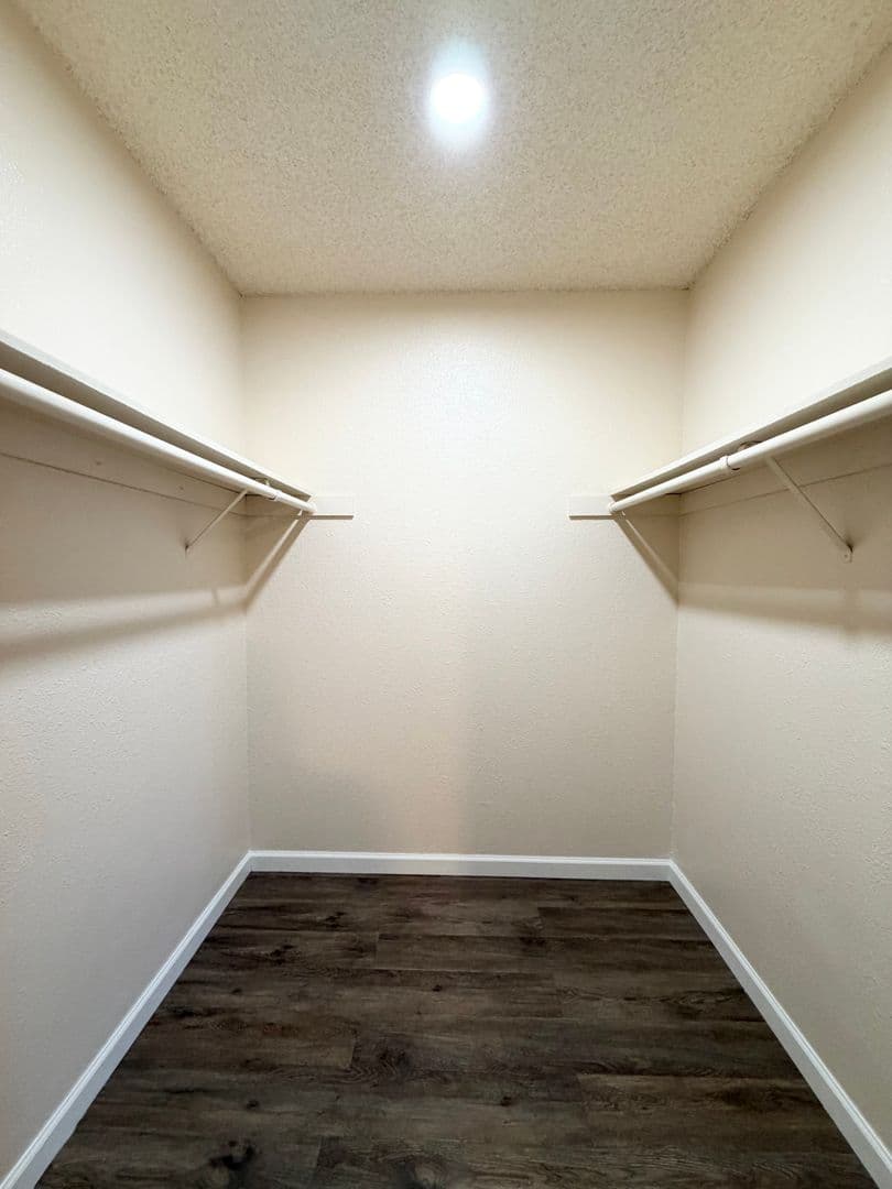 Clovis Apartment: 400 West Gettysburg Avenue