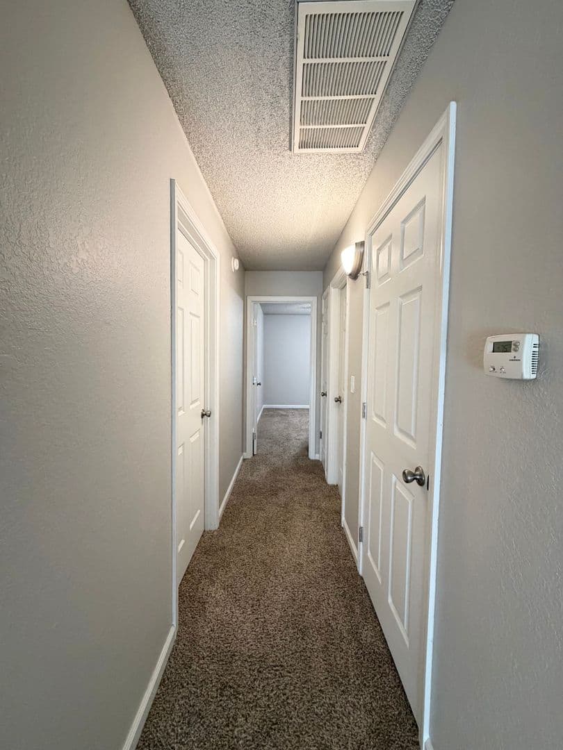 Clovis Apartment: 400 West Gettysburg Avenue