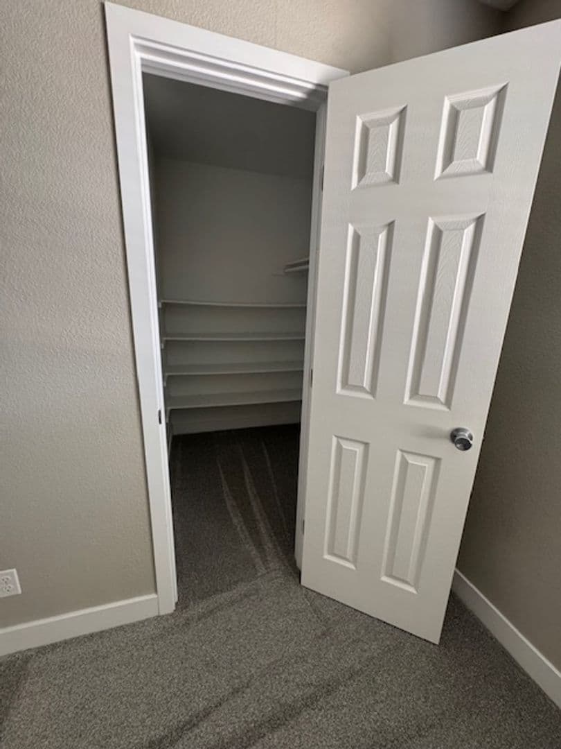 Woodland Apartment: 1180 Matmor Road