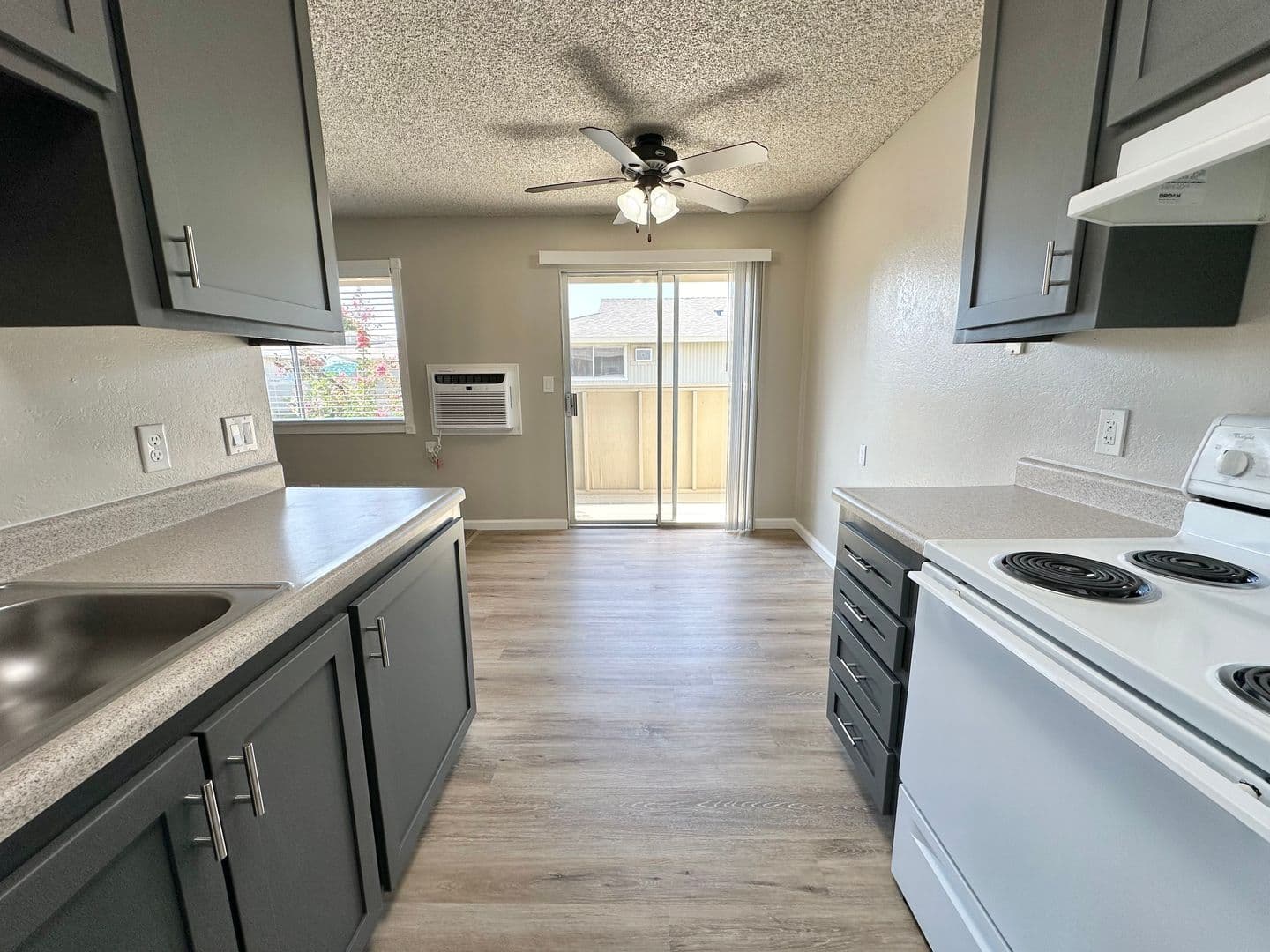 Clovis Apartment: 2127 Peach Avenue