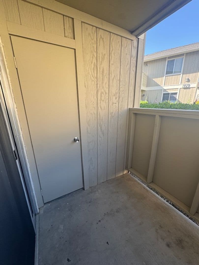 Woodland Apartment: 1180 Matmor Road