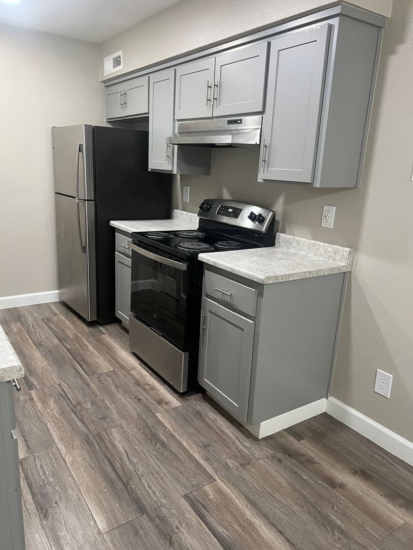 Reedley Apartment: 683 North Haney Avenue