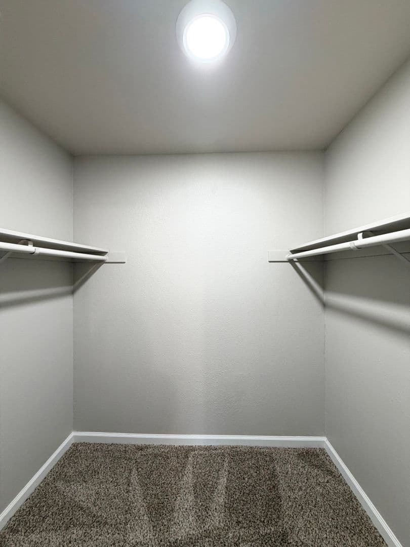 Clovis Apartment: 400 West Gettysburg Avenue