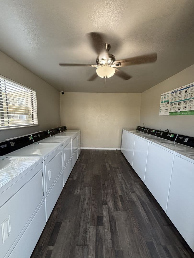 Visalia Apartment: 2901 East Stewart Ave